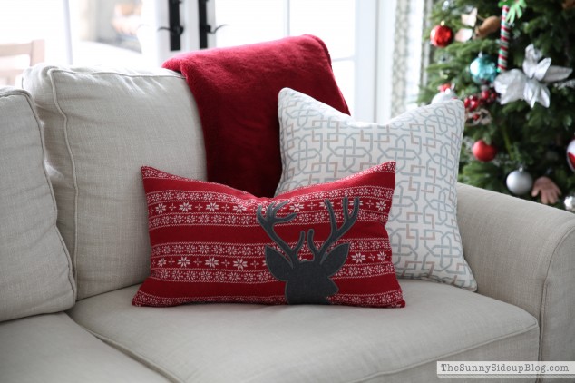 christmas-deer-pillow