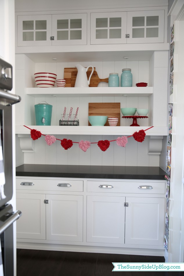 valentine-shelf-decor