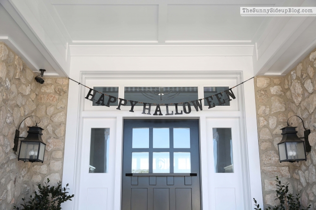 pottery-barn-kids-glitter-halloween-sign