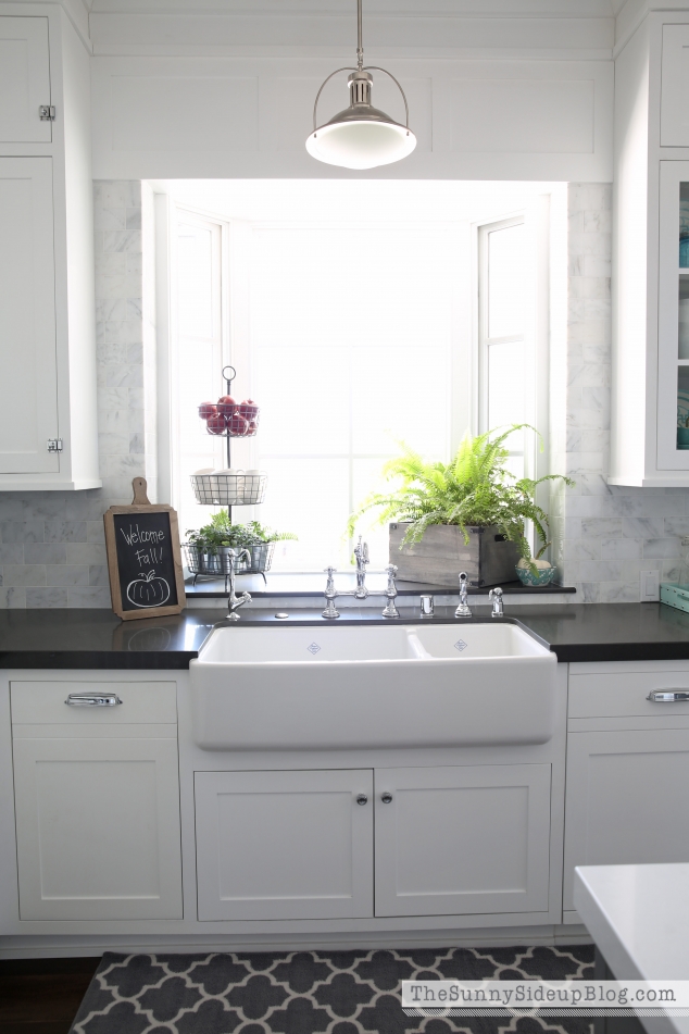 white-shaw-farmhouse-sink