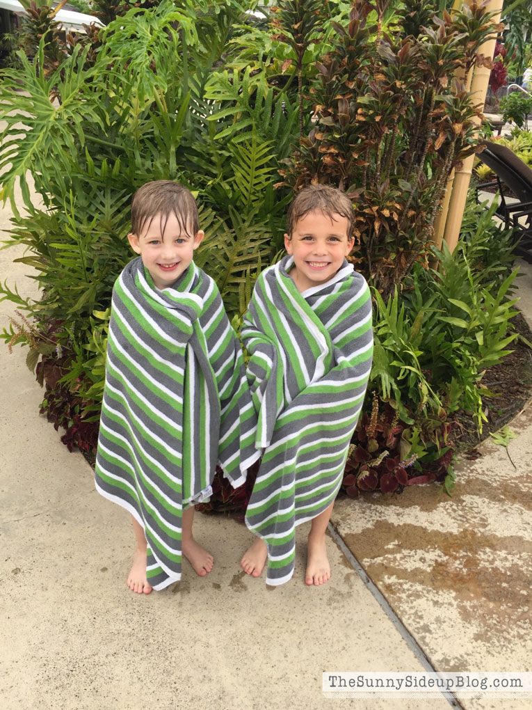 boys-in-towels