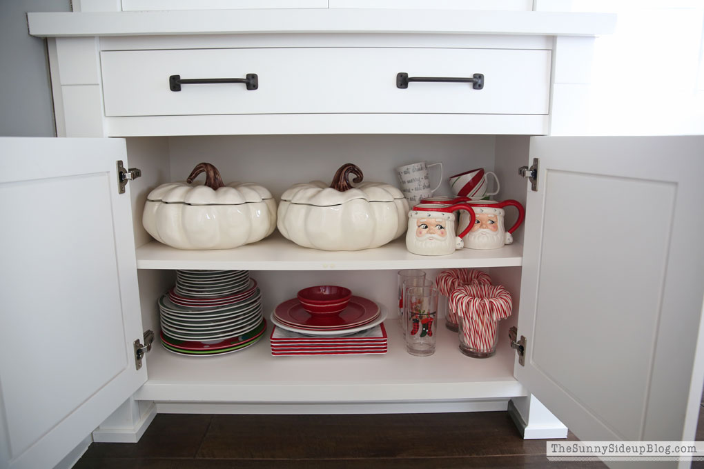 organized-dining-room-cupboards-2