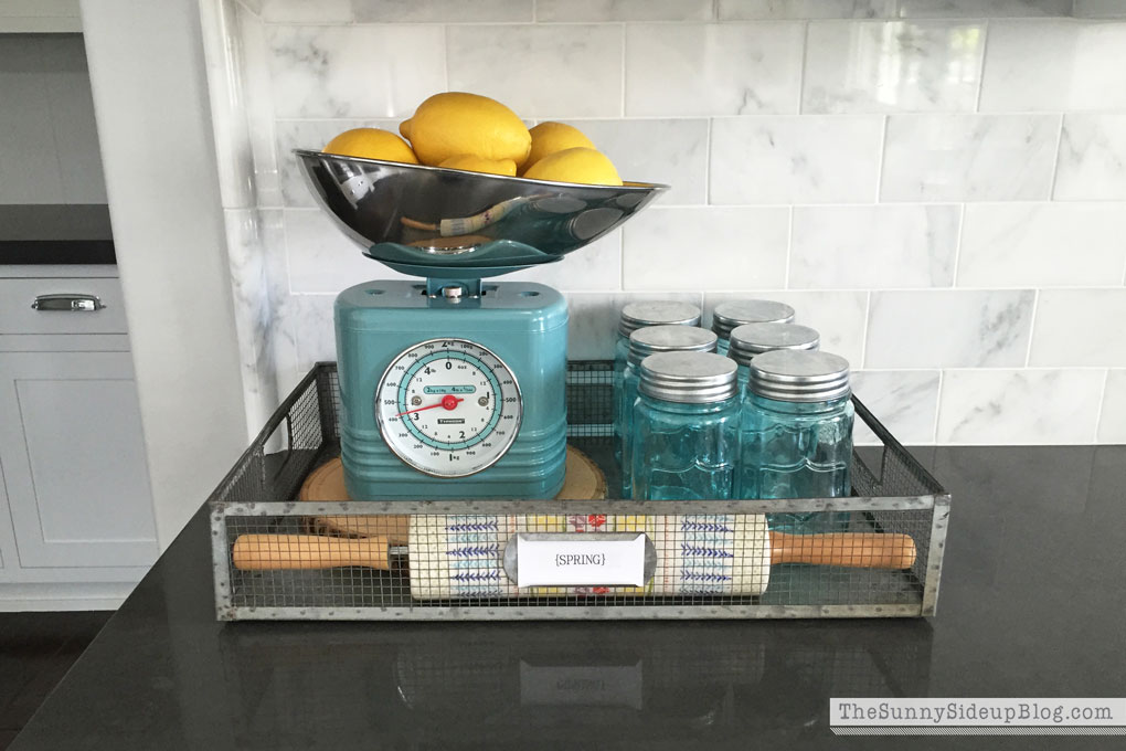 retro-kitchen-scale