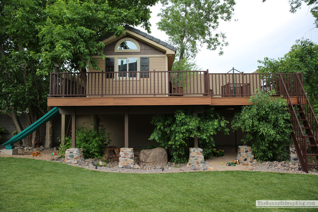 treehouse-with-a-slide