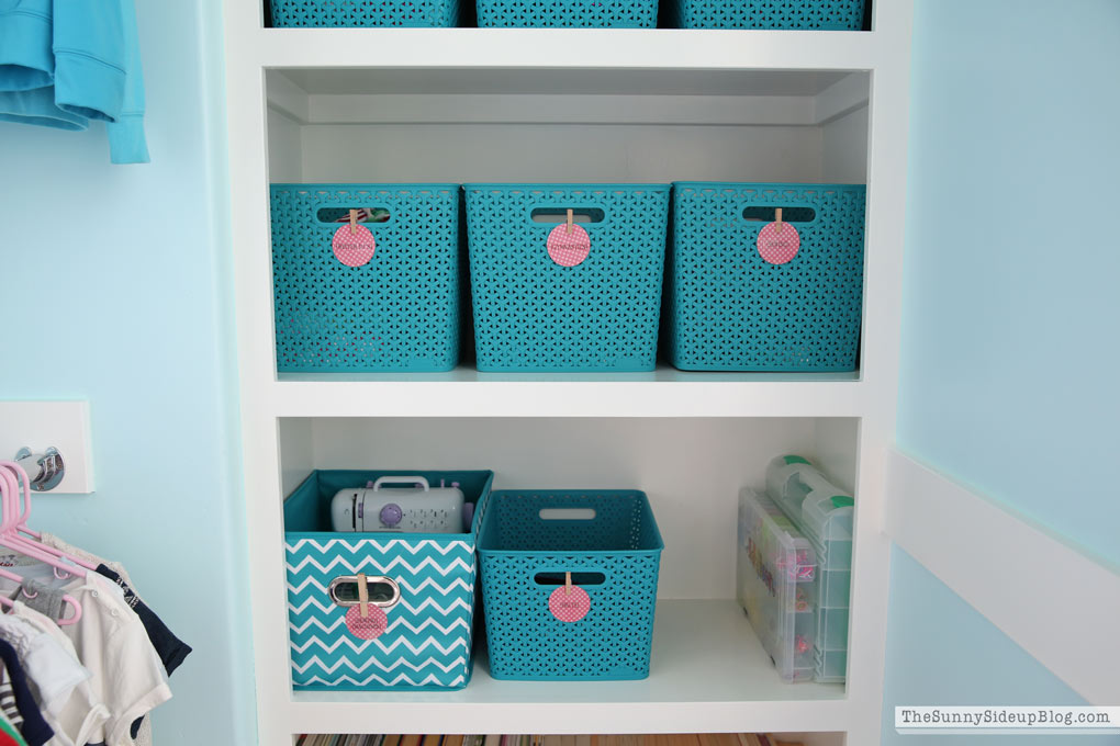 organized-closet-baskets