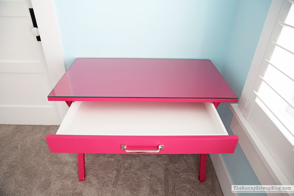 girls-desk-with-drawers