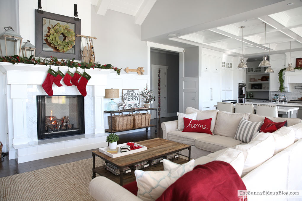 family-room-christmas-decor-sunny-side-up-blog