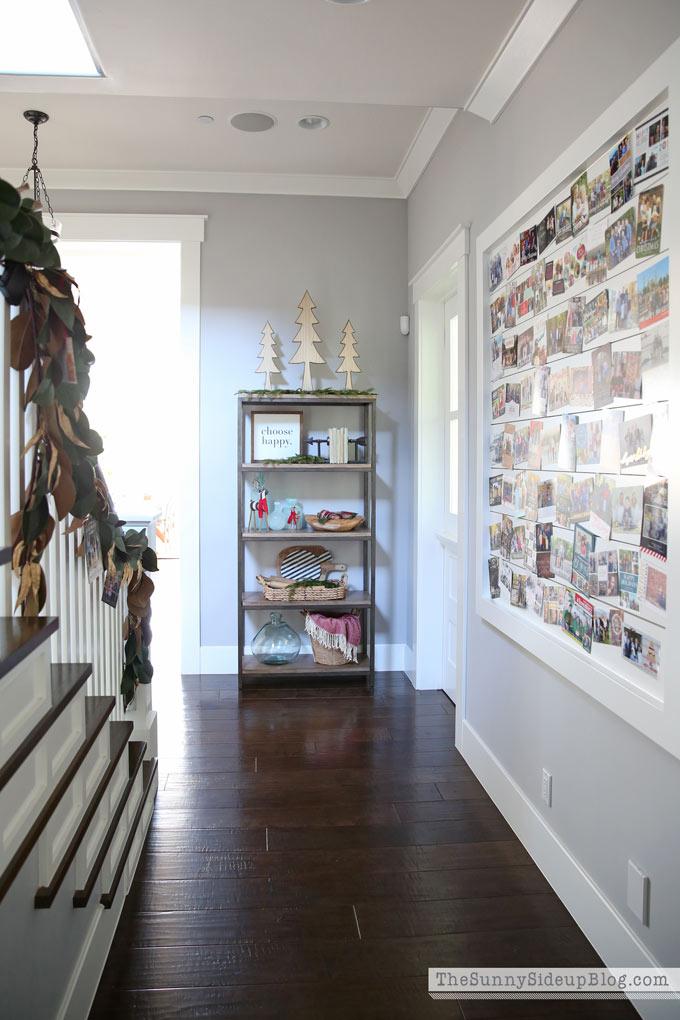 hallway-christmas-shelf