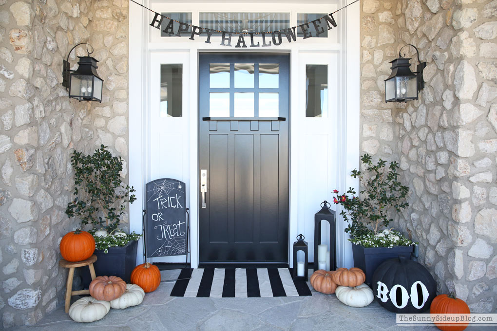 Halloween Porch Decor! (Sunny Side Up)