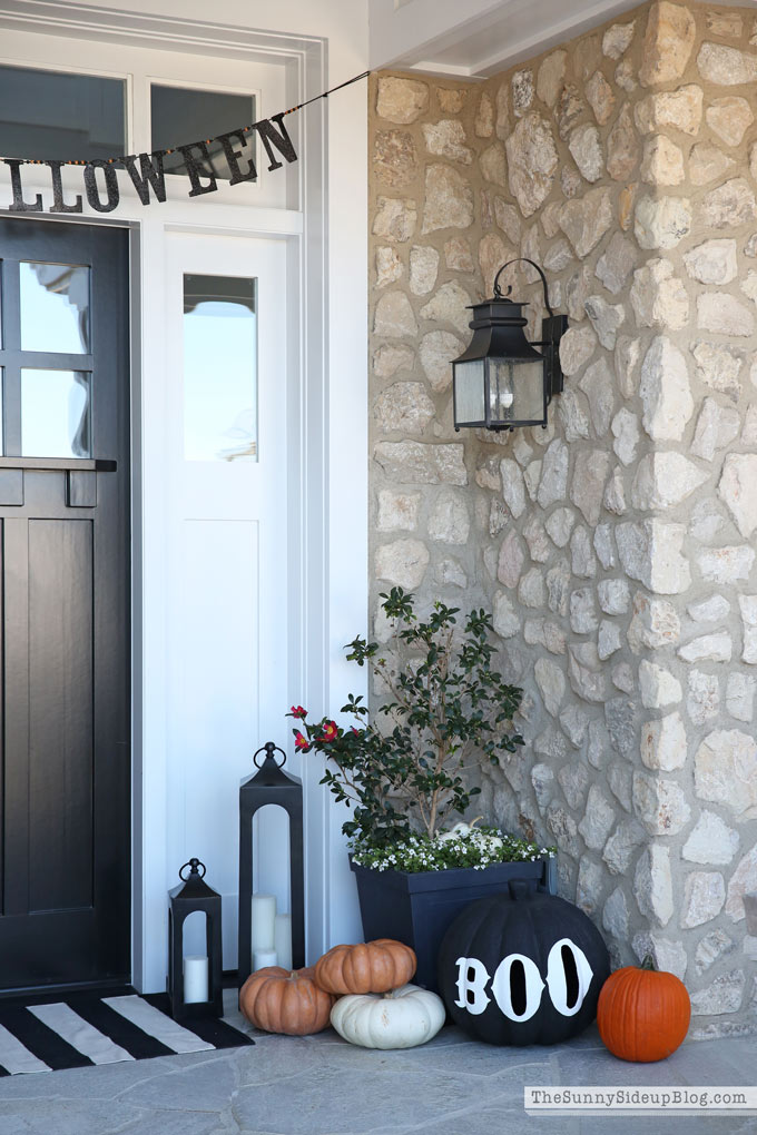 Halloween Porch Decor! (Sunny Side Up)