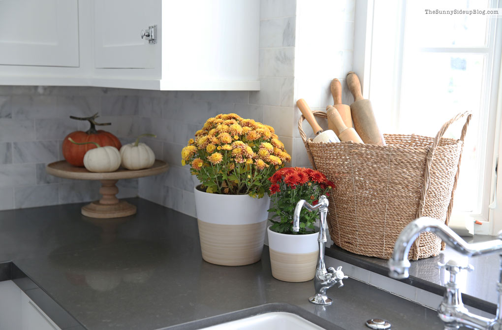 Fall Kitchen Decor (Sunny Side Up) #cofferedceiling #doubleislands 