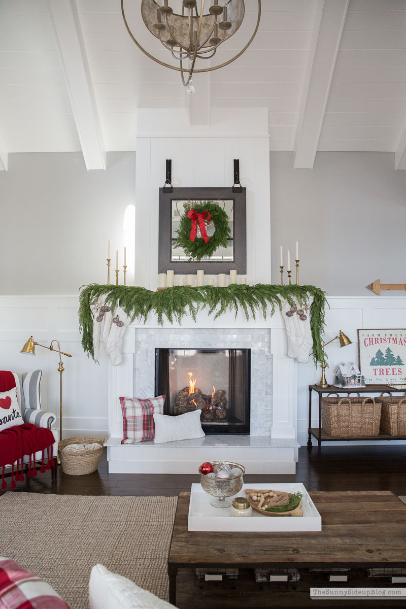 Christmas Family Room Decor (Sunny Side Up)