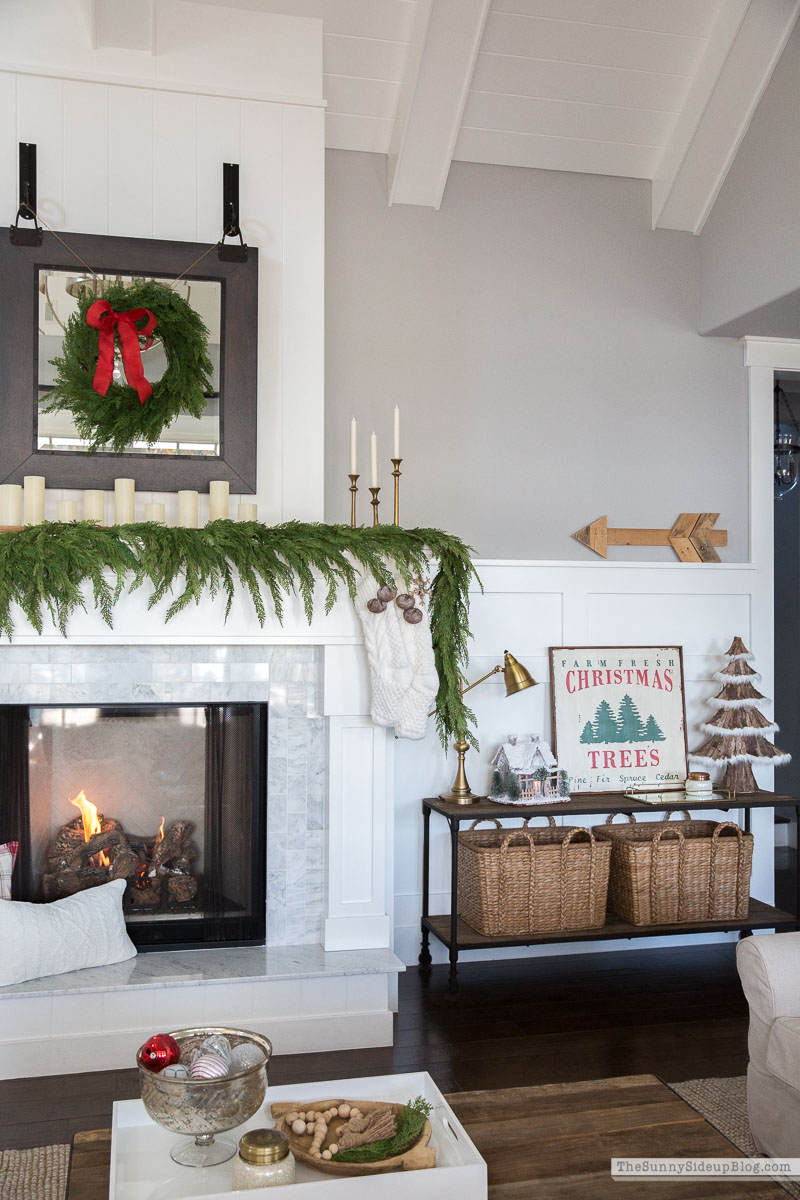 Christmas Family Room Decor (Sunny Side Up)