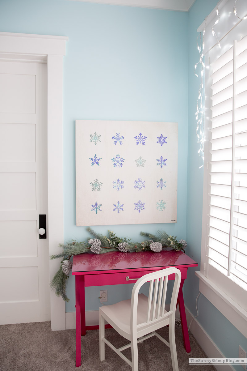 Girl's Bedroom Christmas Decor (Sunny Side Up)