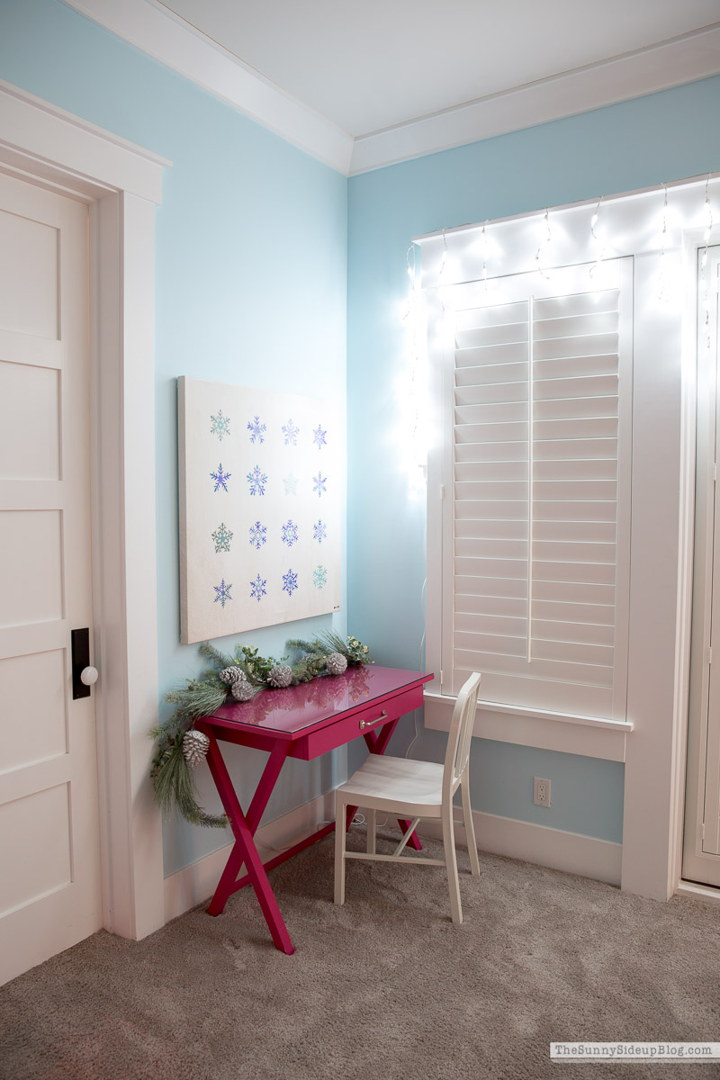 Girl's Bedroom Christmas Decor (Sunny Side Up)