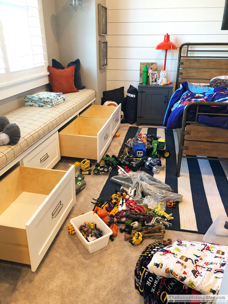 Organized Toys Boys Bedroom (Sunny Side Up)