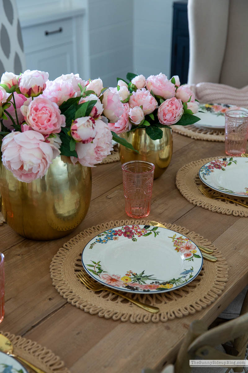 Spring/Summer Tablescape (Sunny Side Up)