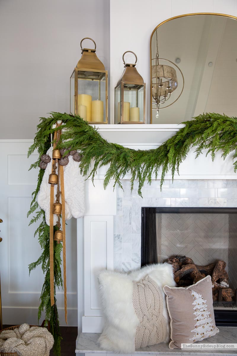 Christmas Family Room Mantel (Sunny Side Up)