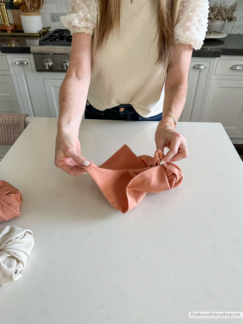 How to make a pumpkin napkin (Sunny Side Up)