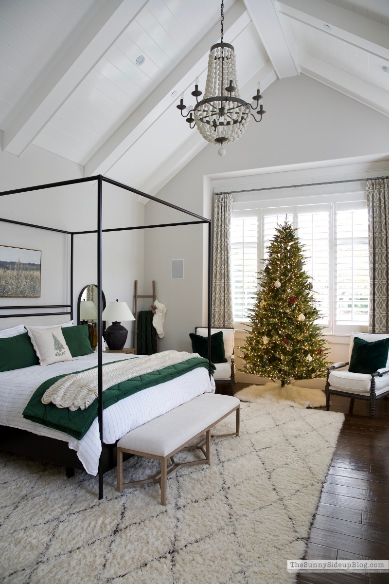 Christmas Bedroom (Sunny Side Up)