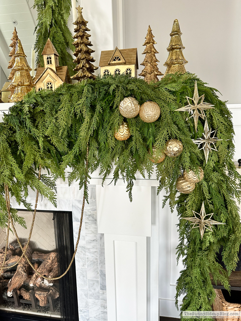 2025 Tree and Mantel! (Sunny Side Up)