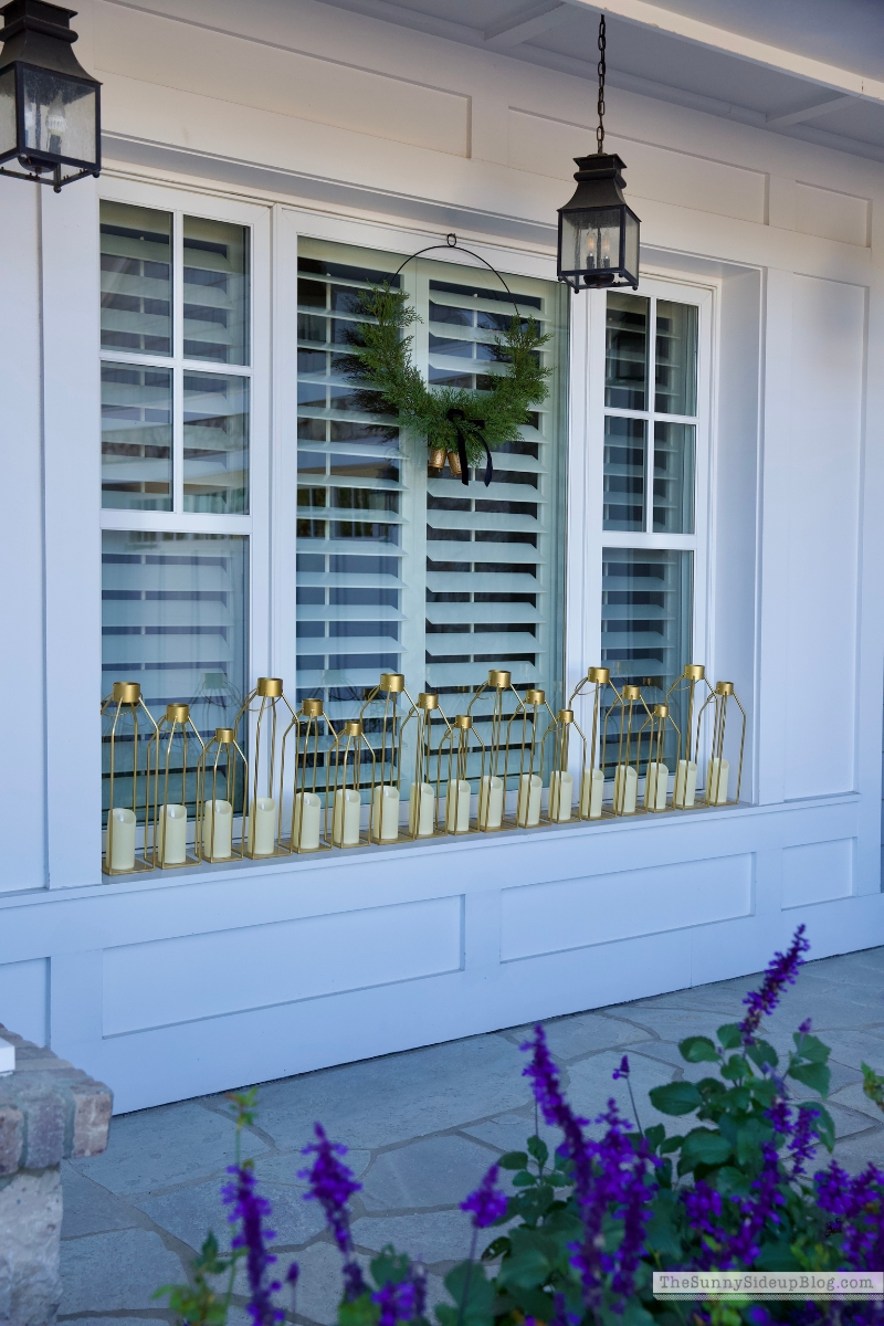 Holiday Bow Porch (Sunny Side Up)